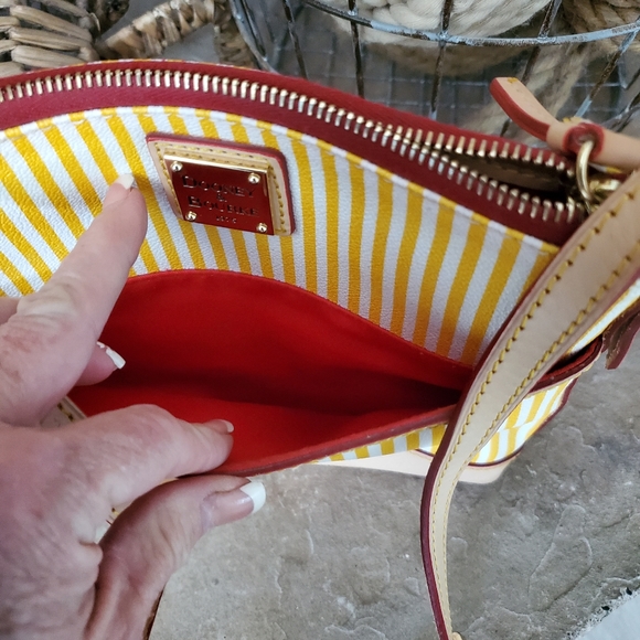 Dooney + Bourke Yellow stripe Letter Carrier leather Crossbody **NEW** $ 188 - Picture 3 of 7